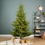Everlands Norway Spruce Pre-Lit 7ft Christmas Tree