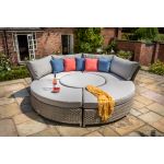 Hartman Heritage Grand Round Casual Dining Set & Day Bed