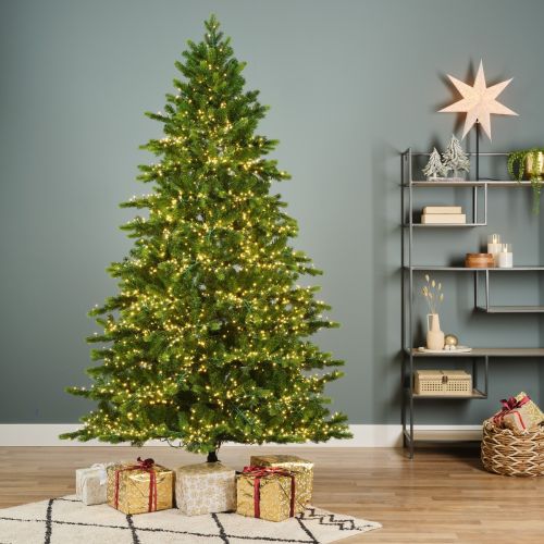 Everlands Galloway Spruce Pre-Lit 7ft Christmas Tree