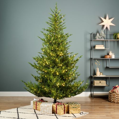 Everlands Norway Spruce Pre-Lit 7ft Christmas Tree